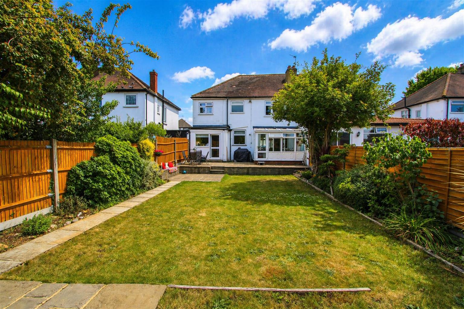 Tritton Avenue, Beddington